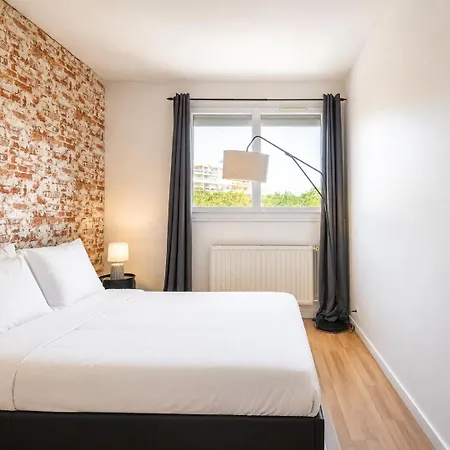 Brick Loft - Ventilation & Fraicheur - Parking Gratuit - Ideal Familles - Proche Centre-ville Apartman Angers