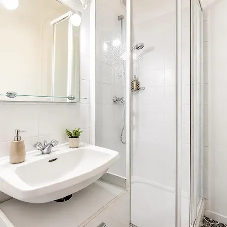 Brick Loft - Ventilation & Fraicheur - Parking Gratuit - Ideal Familles - Proche Centre-ville *